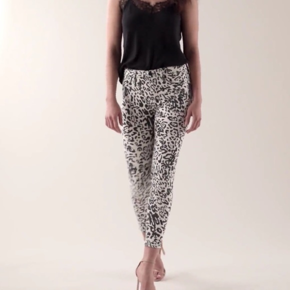 Hudson Barbara High Skinny Jeans In Washed Leopard
$98 $225 Size: 26 - Picture 2 of 5